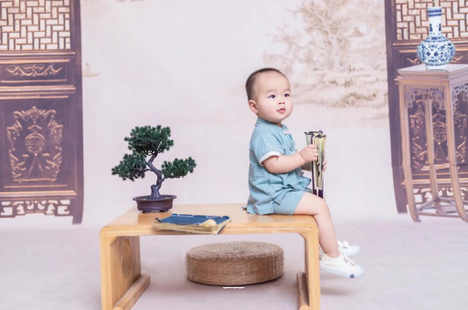 象山女宝宝换尿布 象山女宝宝换尿布